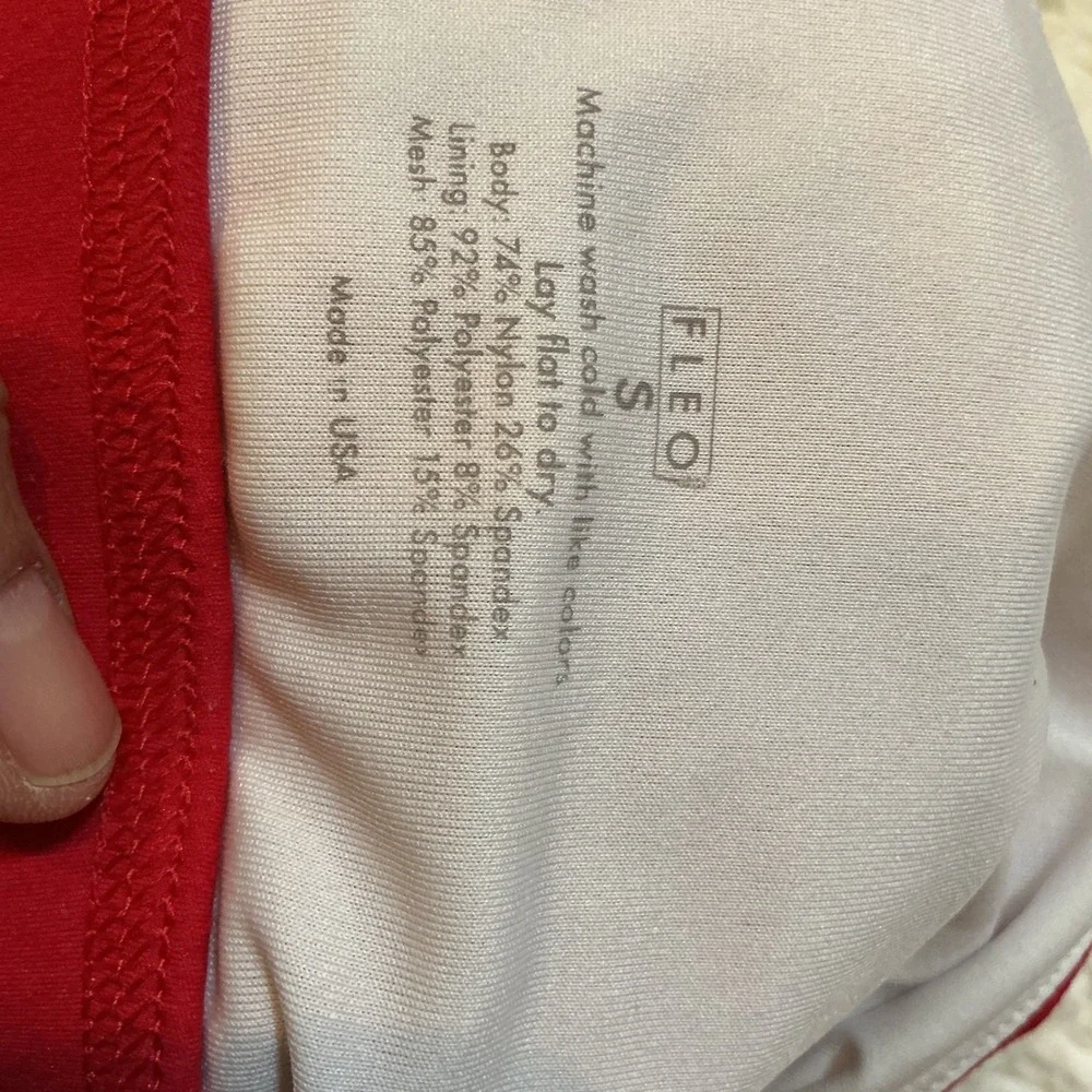 FLEO Red Sports Bra Athletic Workout Gym Yoga Medium - Picture 3 of 3
